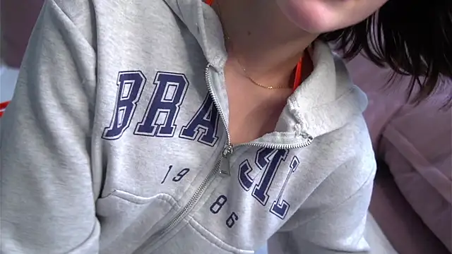 EleneButton live sex cam