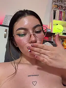 Your_Honeey live sex cam