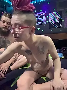 Stonermama666420 live sex cam