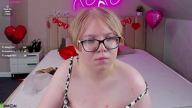 Lauraaa_Smith's cam snapshot