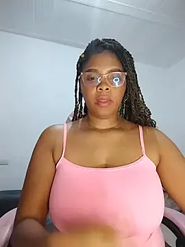 collegechica's cam snapshot