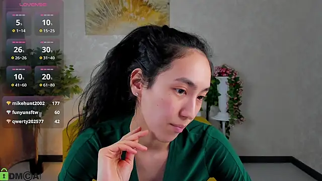 FlirtyAura's cam snapshot