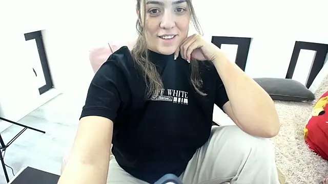 Dyana_Kaylinn's cam snapshot