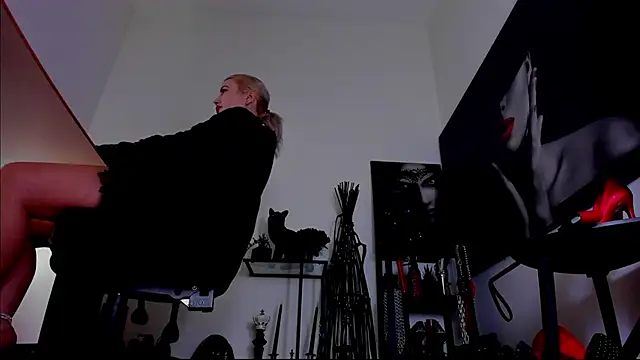 MistressDemi's cam snapshot