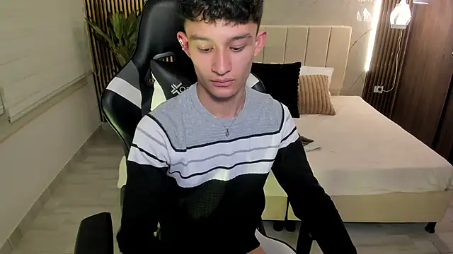 Patrick_Howland_ live sex cam