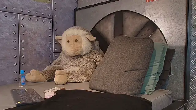 ItsZairen live sex cam