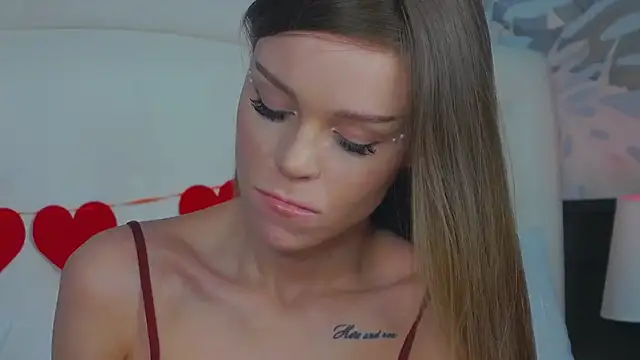 MarilynNova's cam snapshot