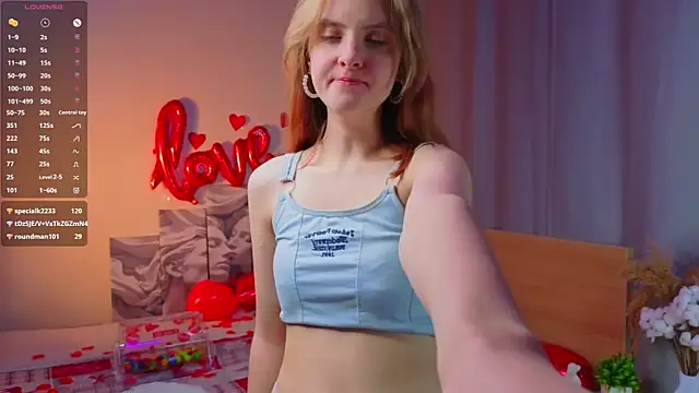 RennaHettes live sex cam