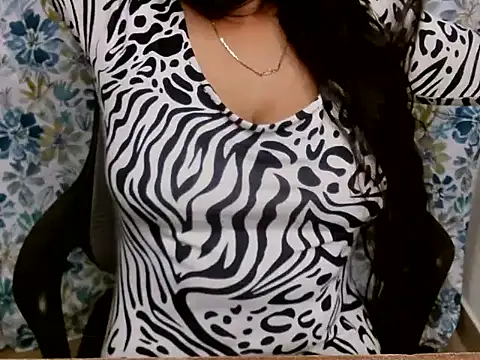 YOUR_URVI_'s cam snapshot