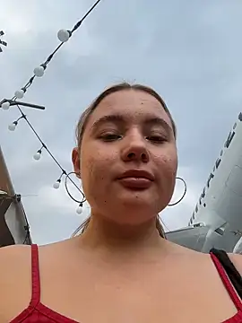 VineraSweet live sex cam