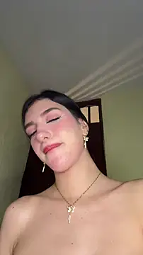 Emily-hottson live sex cam