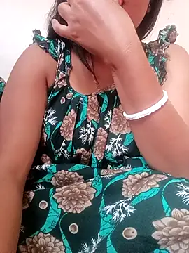 Priya_2222's cam snapshot