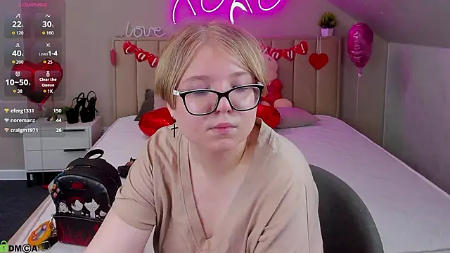 Lauraaa_Smith's cam snapshot