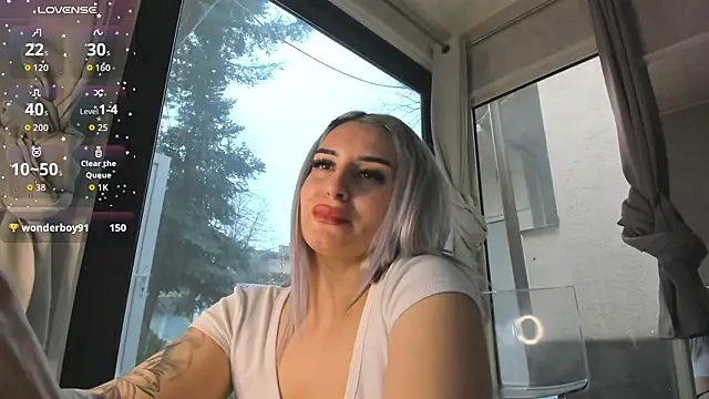 Ella_Vee's cam snapshot