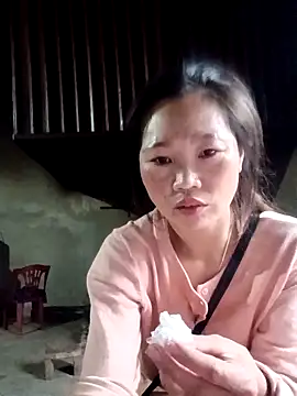 blonde_blg's cam snapshot