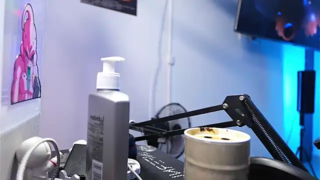 logan_hugh8 live sex cam