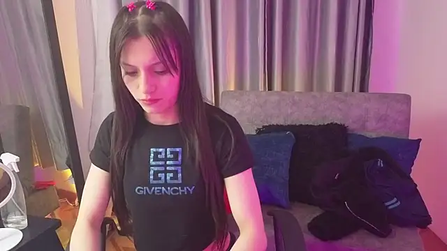 TiinaJonus_'s cam snapshot