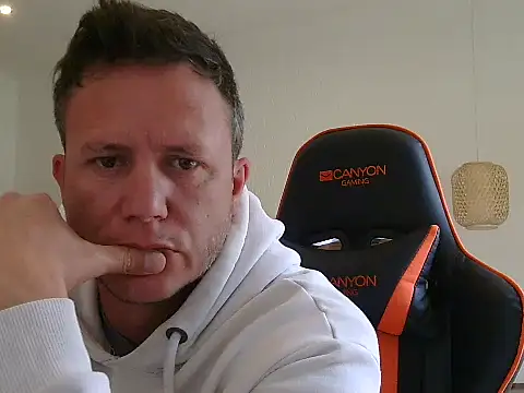 TroyDieselXXX's cam snapshot