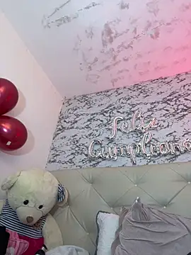 Lili__taylor's cam snapshot