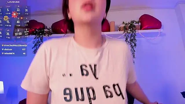 Nicolle_Evanss_'s cam snapshot