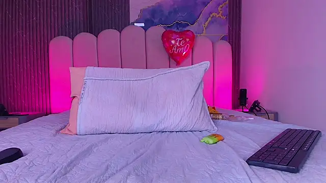 abbyrouss_'s cam snapshot