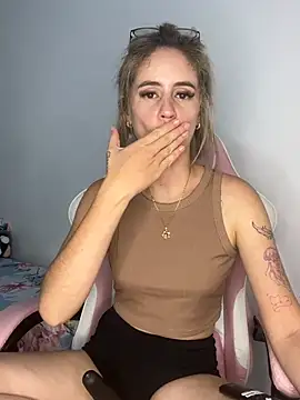 GIACUTEEE's cam snapshot