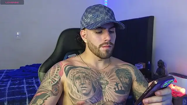 Ades_Lowe live sex cam