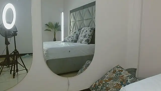 genesis_moretz live sex cam