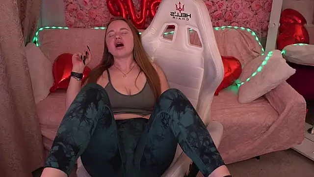 MiaRedFox live sex cam