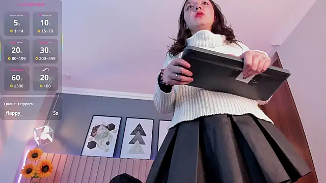 Nina_Ford's cam snapshot