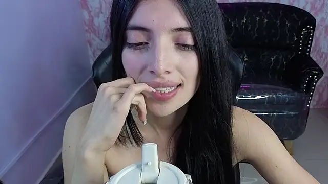 cynthia_ch's cam snapshot