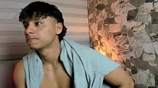 ZYZZ1312 live sex cam