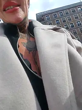 TravelMommyBlair live sex cam