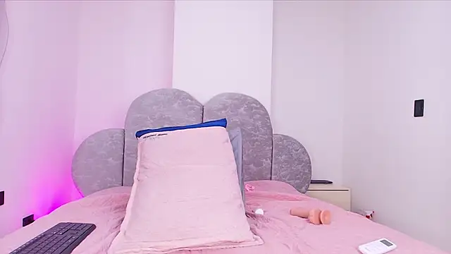 ari_fire's cam snapshot