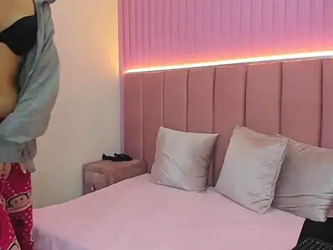 LolaWhite's cam snapshot