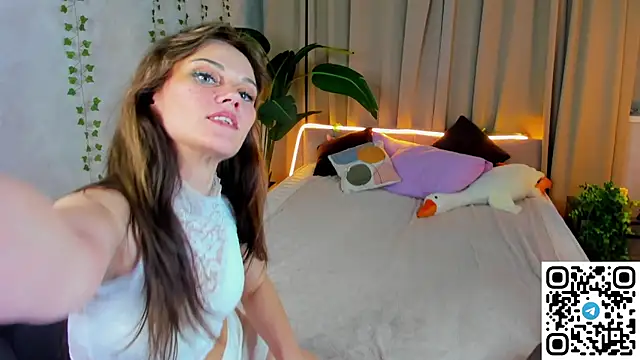 agatha_roose's cam snapshot