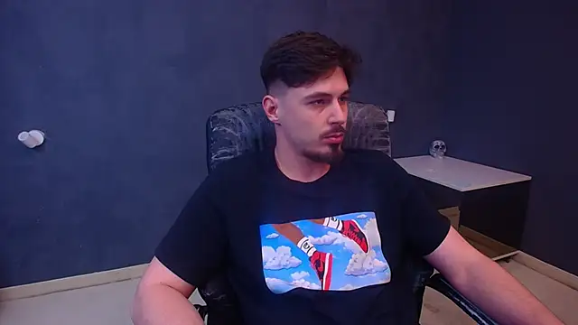 EnzoRace live sex cam