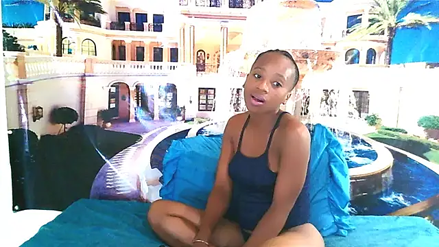 EbonyCreamy69's cam snapshot