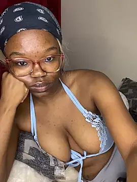 YummyMelanin117 live sex cam