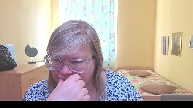 Emma_Eclipsee's cam snapshot