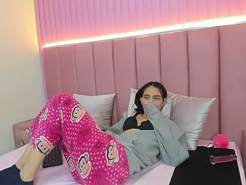 LolaWhite's cam snapshot