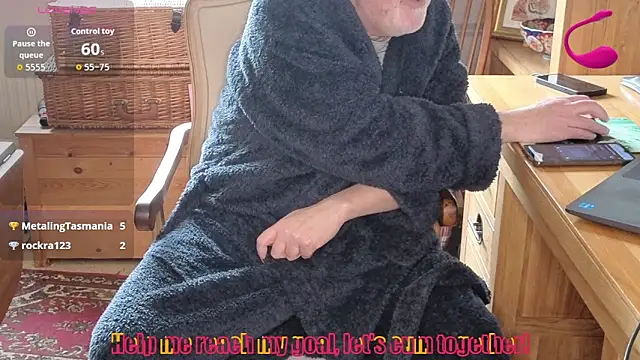 Adamdaddybear's cam snapshot