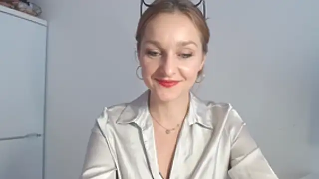 AliciaDesire live sex cam