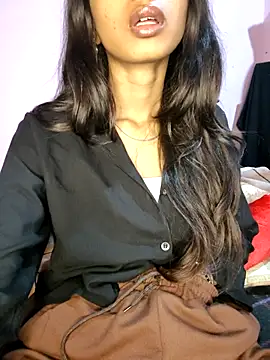 AYUSHI_03's cam snapshot