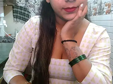 LovingPihu's cam snapshot