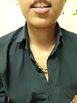 reetika6375's cam snapshot