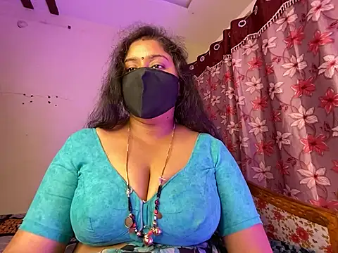 LouleyRanii's cam snapshot