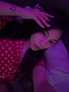 ladylavish's cam snapshot