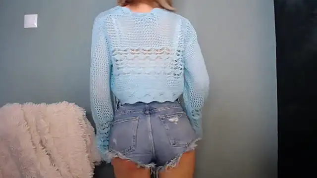 LuciaYoung's cam snapshot