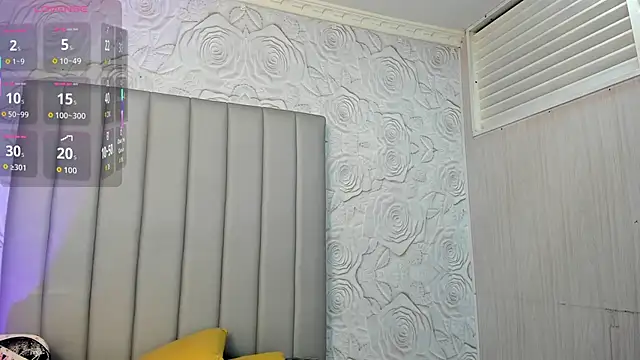 AlexaFoxy18's cam snapshot